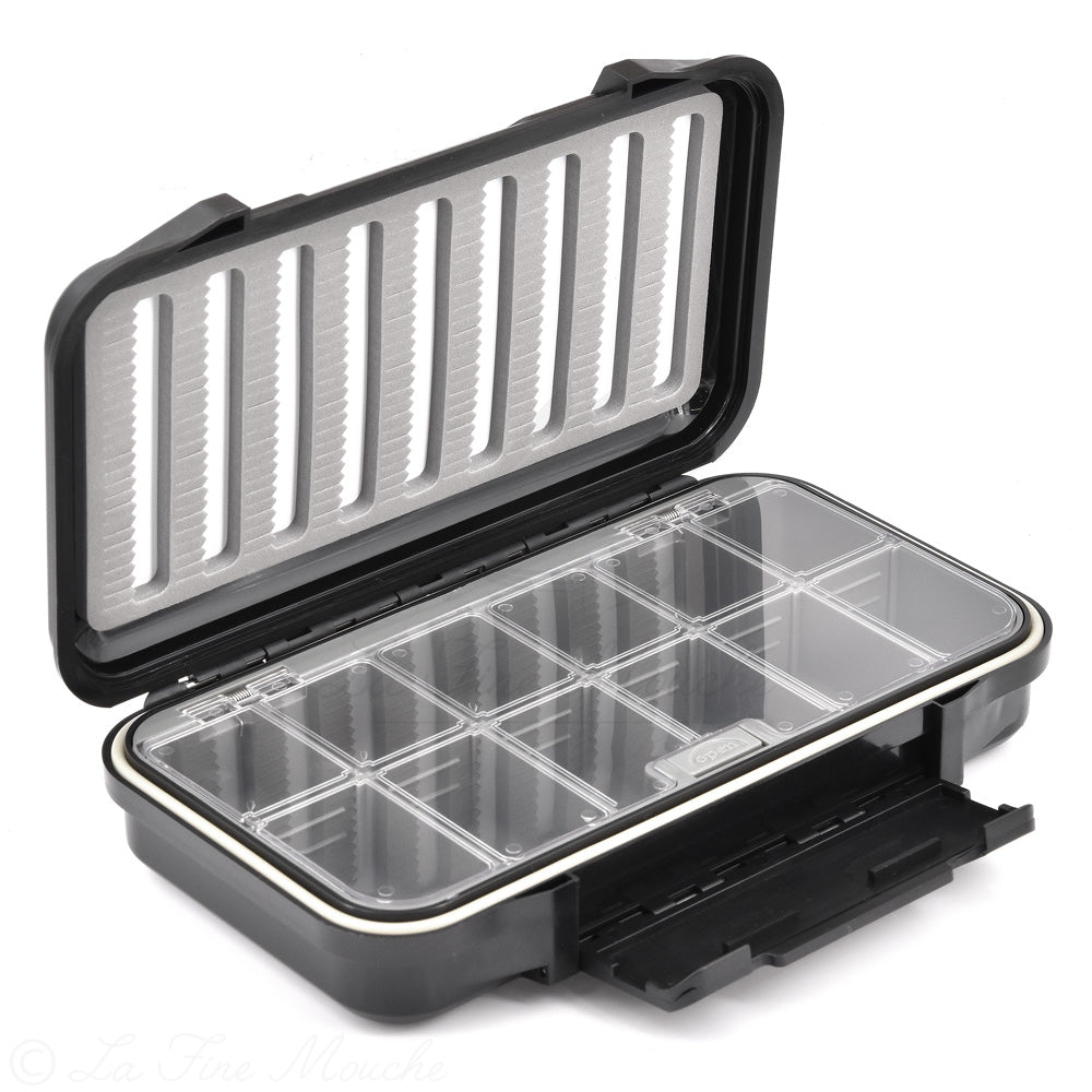 Boite à mouche étanche avec casiers