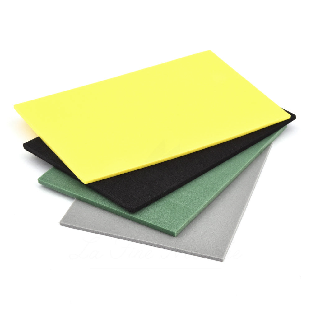 Plaque mousse en polycelon pour le montage de mouches : scarabée sauterelle