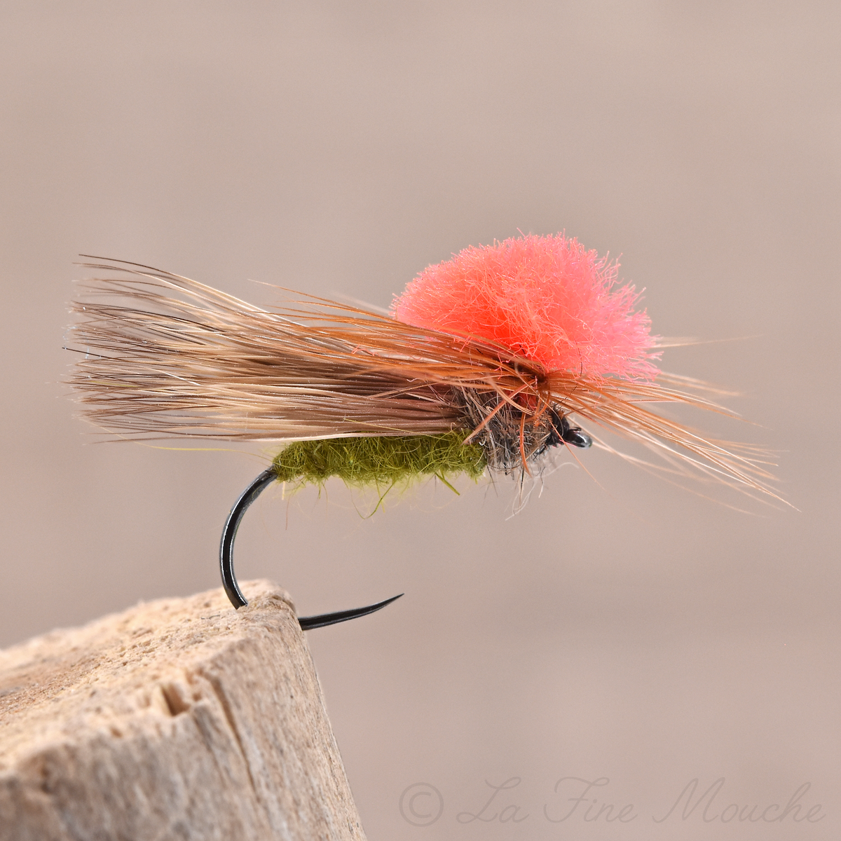 Tavanas GDC 14 Devaux, sedge à corps olive et toupet orange fluo